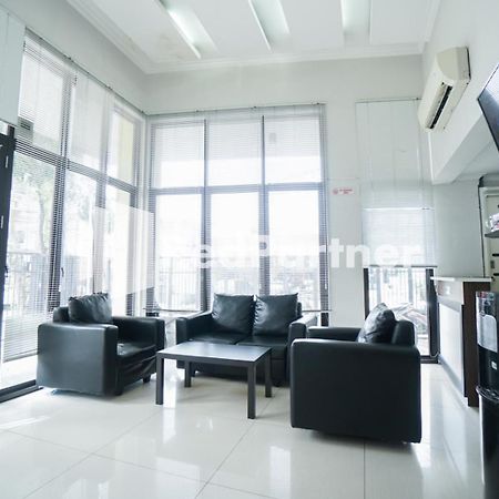 Toba Mansion Syariah Near Benhil Redpartner Jakarta Exterior photo