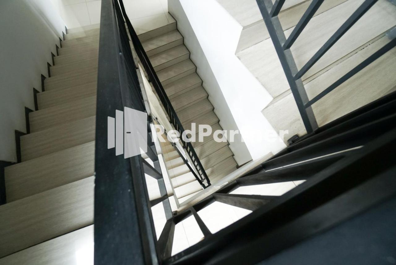 Toba Mansion Syariah Near Benhil Redpartner Jakarta Exterior photo