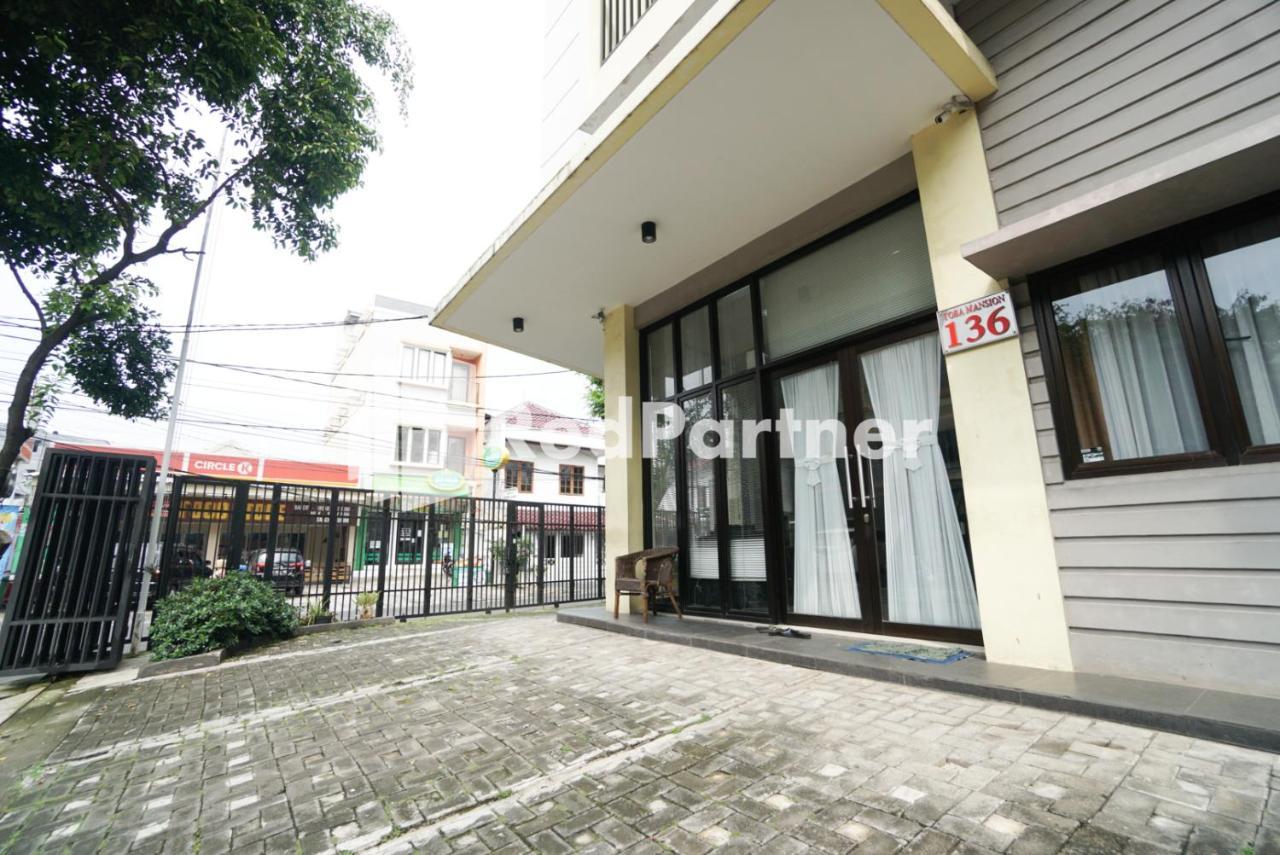 Toba Mansion Syariah Near Benhil Redpartner Jakarta Exterior photo