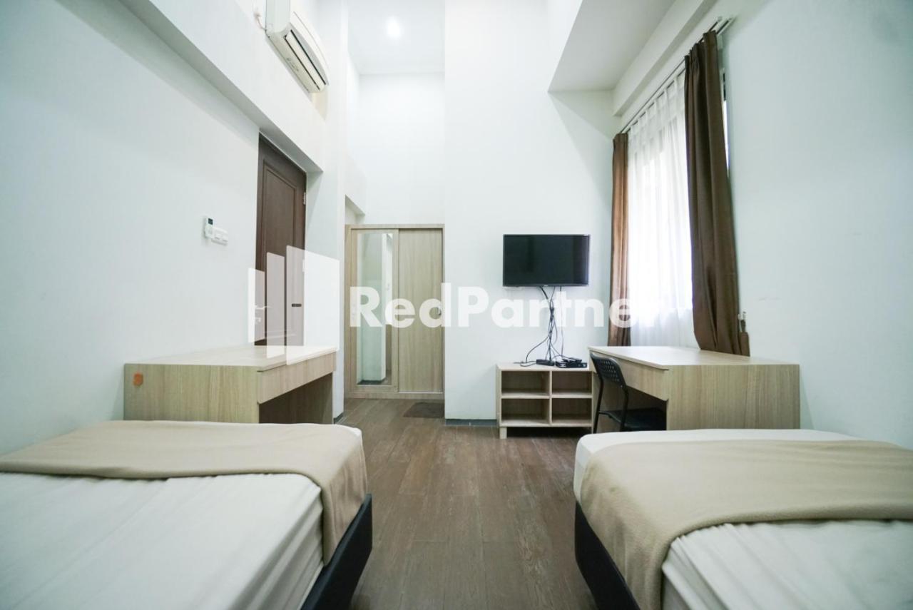 Toba Mansion Syariah Near Benhil Redpartner Jakarta Exterior photo