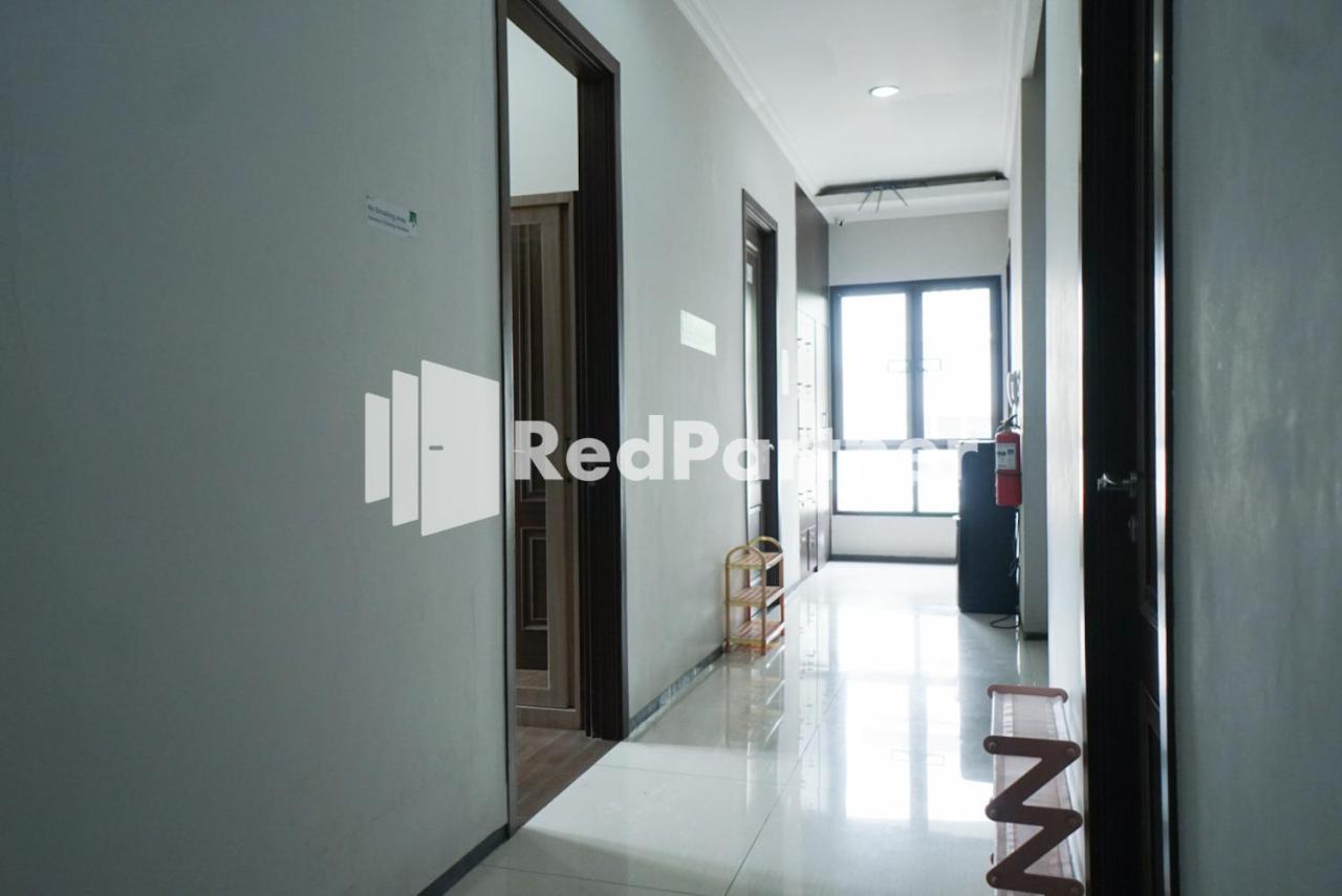 Toba Mansion Syariah Near Benhil Redpartner Jakarta Exterior photo