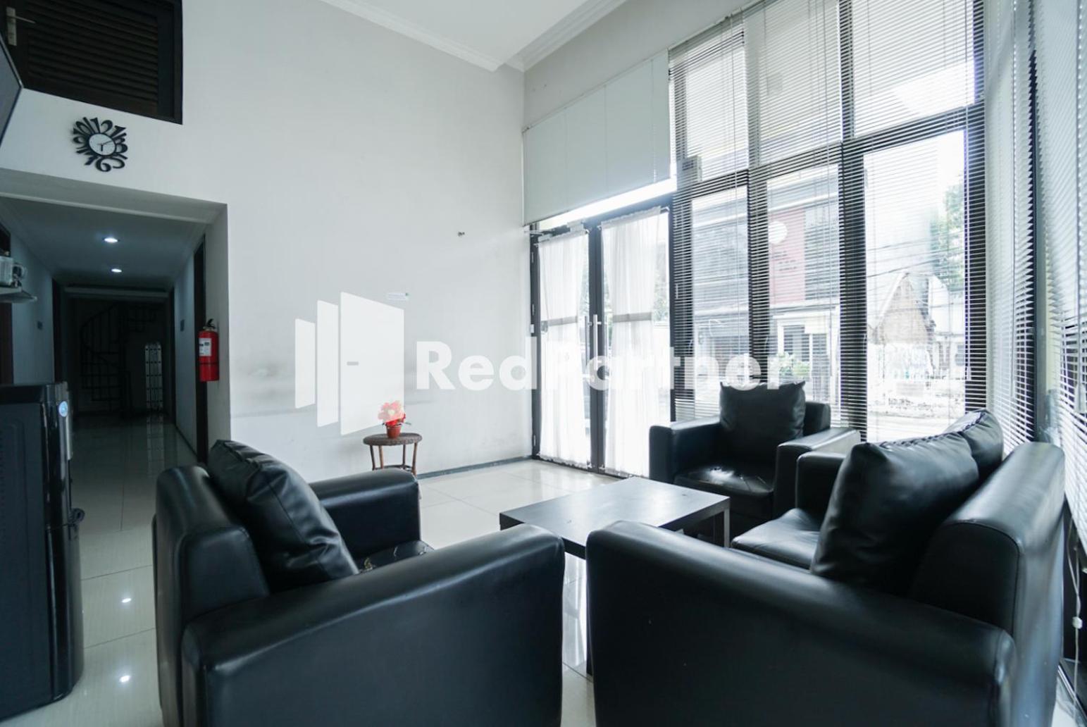 Toba Mansion Syariah Near Benhil Redpartner Jakarta Exterior photo