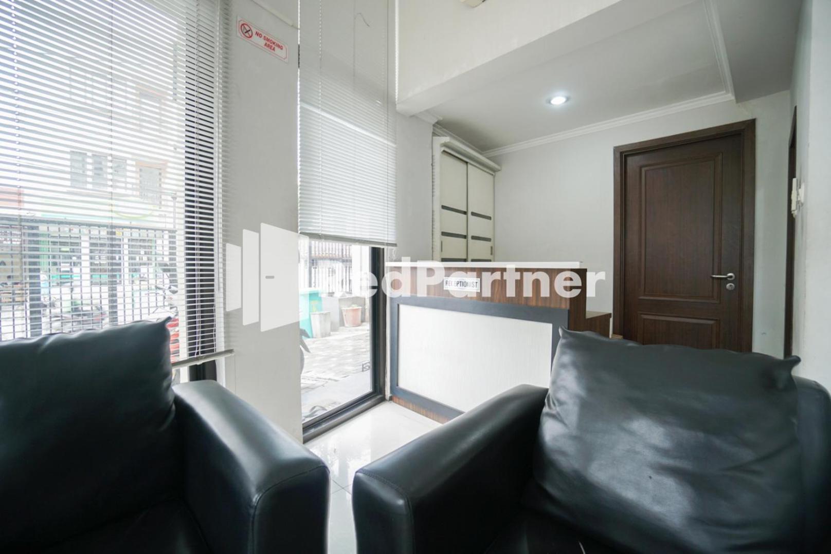 Toba Mansion Syariah Near Benhil Redpartner Jakarta Exterior photo
